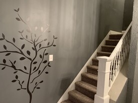 Building Photo - 602 Greenlawn Ave