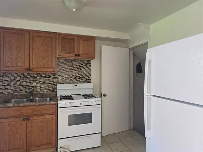 Building Photo - 416 Jacobson Dr