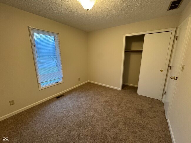 Building Photo - 488 Orchardview Dr