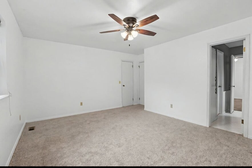 Building Photo - 2112 Bentham Pl