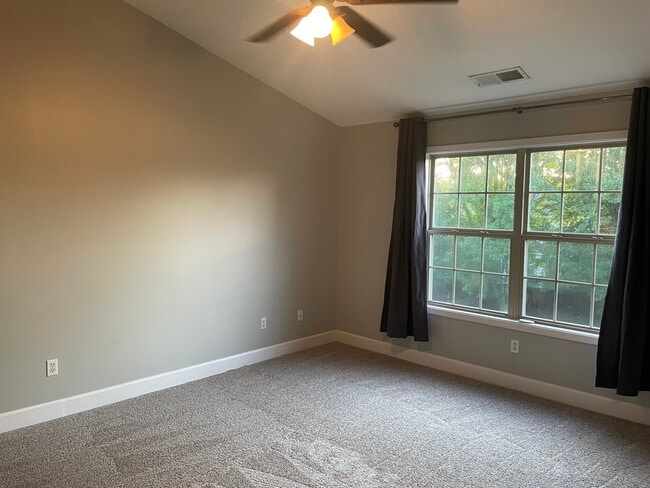 Building Photo - 940 Sunny Slope Trace