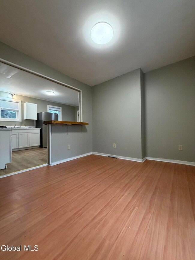 Building Photo - 20 Baldwin Ave