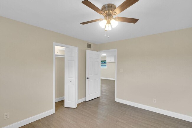 Building Photo - 701 George Hopper Rd