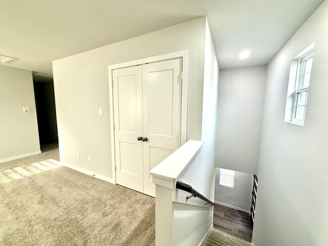 Building Photo - 7898 Alset Dr