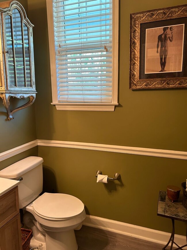 Building Photo - Fully Furnished: Stunning 3 - Bedroom 2.5 ...