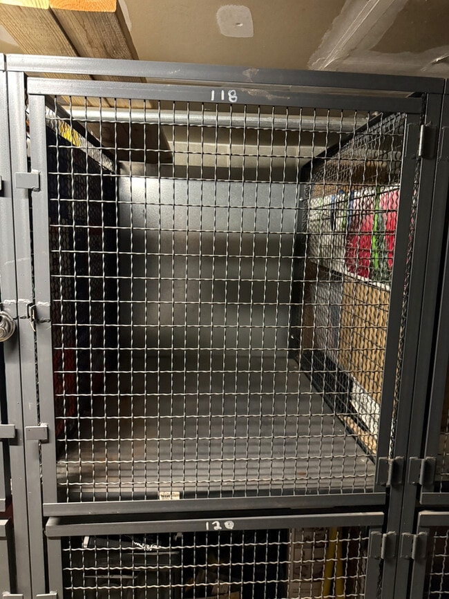 Building Photo - 1735 W Diversey Pkwy