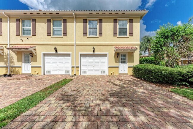 Building Photo - 1501 Napoli Dr W