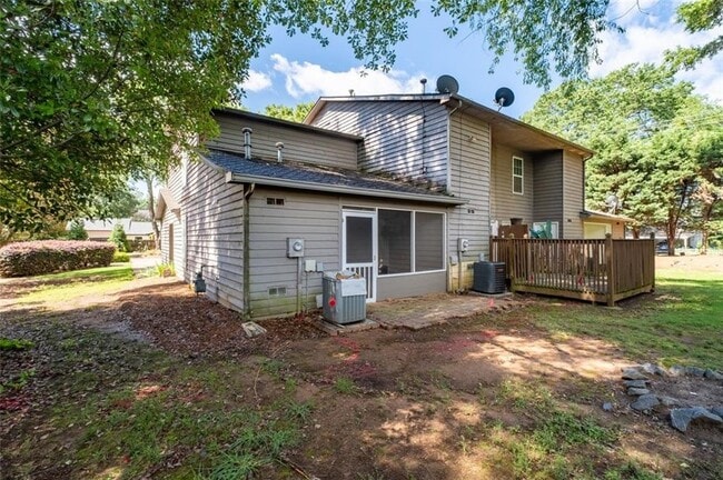 Building Photo - 1657 Wynndowne Trail