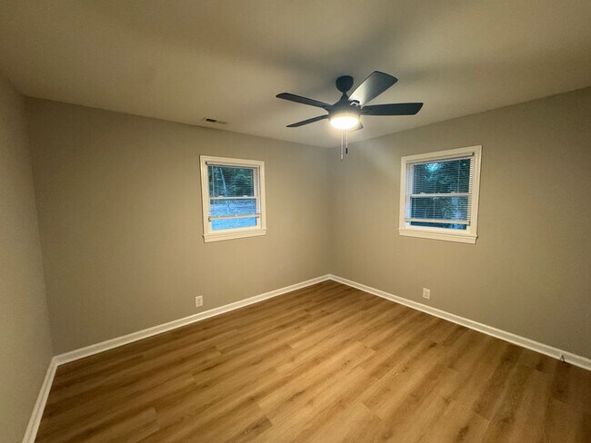 Building Photo - 4 Bed, 2.5 Bath with Park Access in the perfect location in Nicholasville! Stainless Steel Applia...