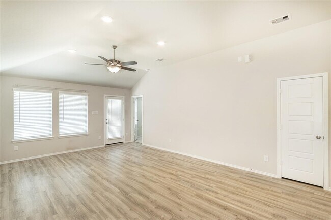 Building Photo - 445 Camas Creek Ln