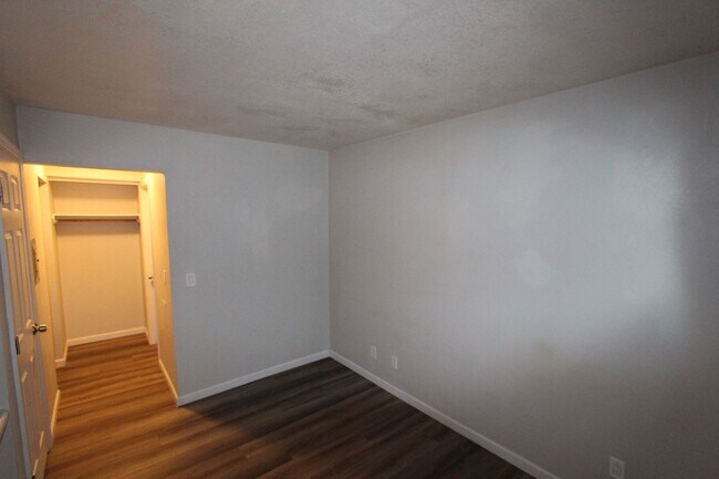 Building Photo - 1200 S Riordan Ranch St