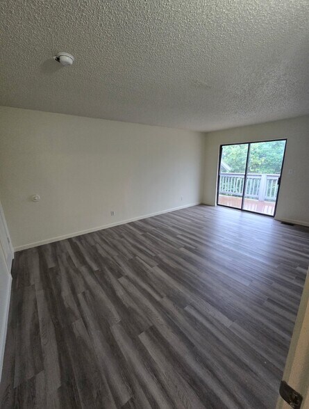 Building Photo - Westwind Manor