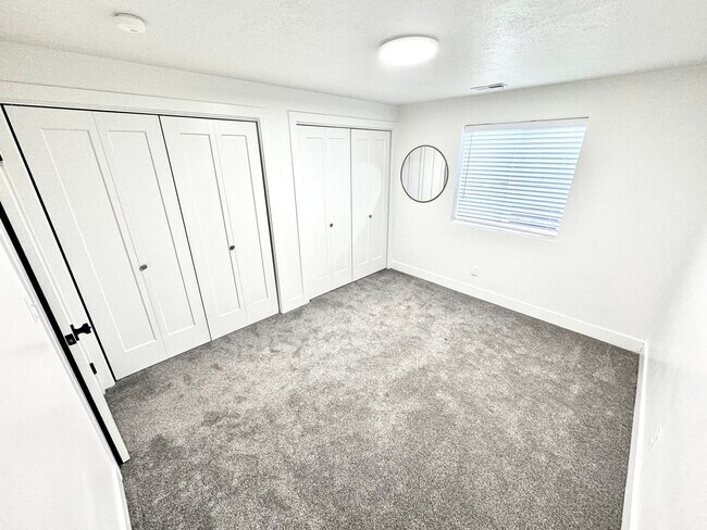 Building Photo - 2701 Sky View Dr