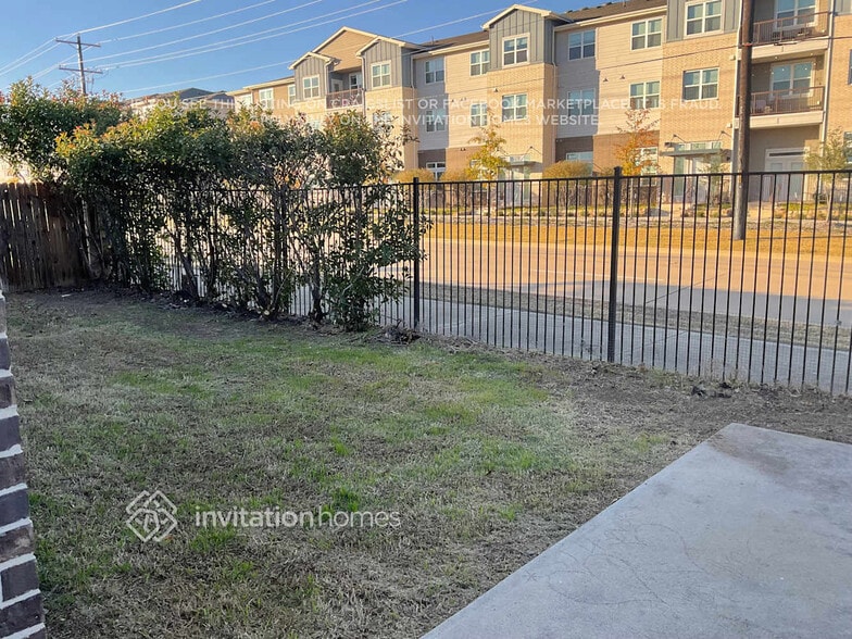 Building Photo - 1305 Raleigh Path