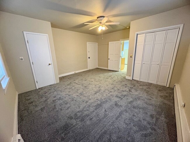 Building Photo - 220 Hill St