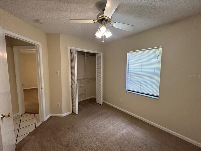 Building Photo - 1431 Tiverton Dr