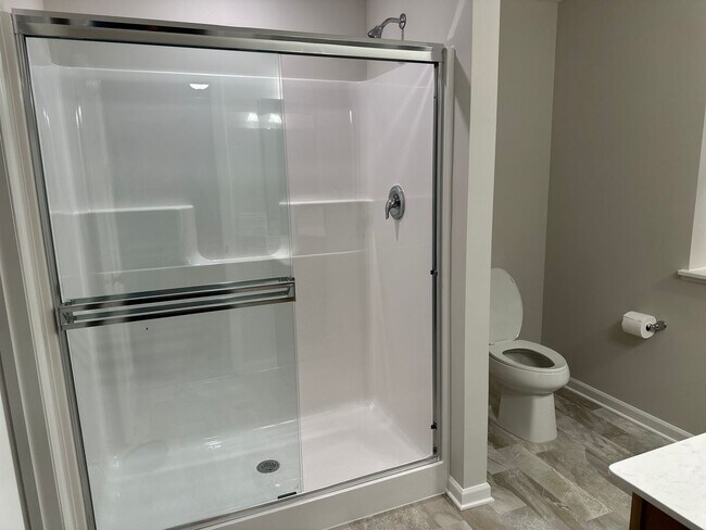 Building Photo - Rare Rogers 3 bed brand new town house for lease!!!