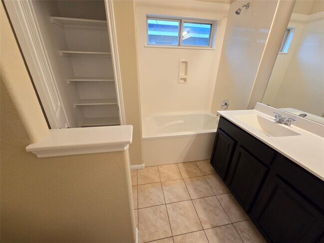 Building Photo - 1508 Hamiltons Wy