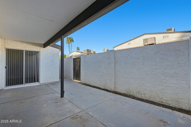 Building Photo - 1051 S Dobson Rd