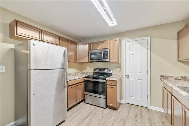 Building Photo - 207 Iris Cir