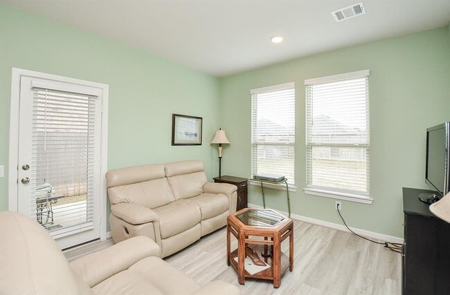 Building Photo - 28739 Tara Ridge Ct