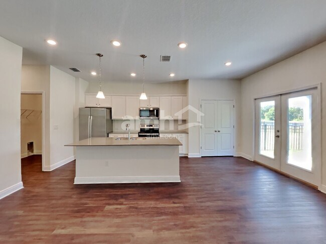 Building Photo - 27288 St Andrews Ave