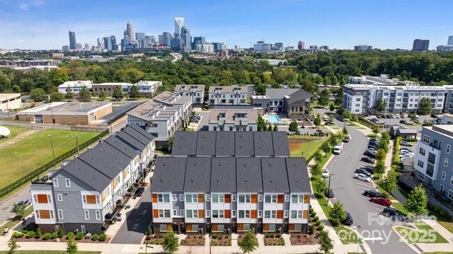 Building Photo - 2130 Bryant Park Dr