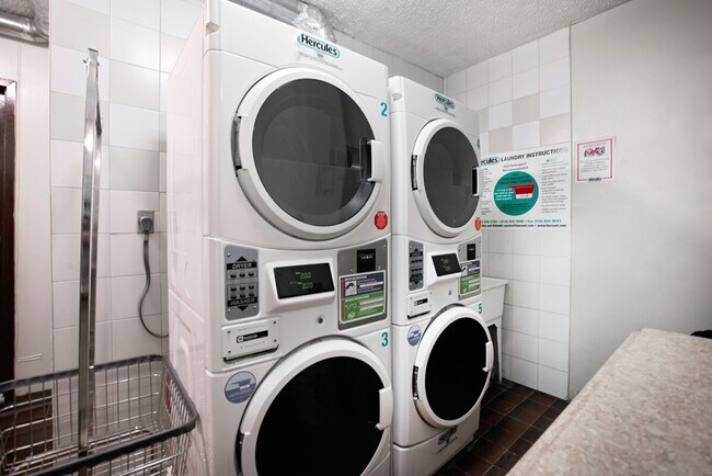 Building Photo - 32 W 86th St