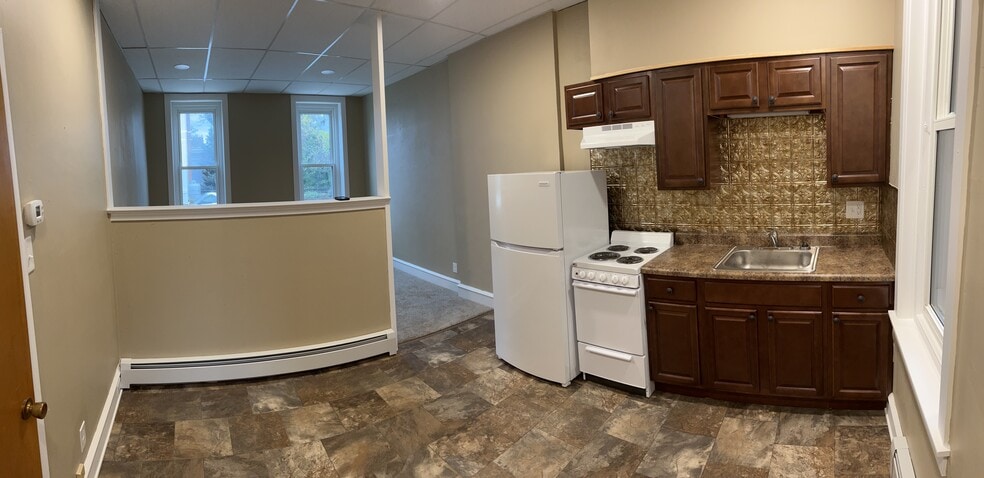 Building Photo - 400 E Philadelphia Ave