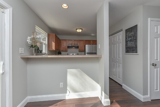 Building Photo - Beautiful 3BR/2.5BA in North Nashville!