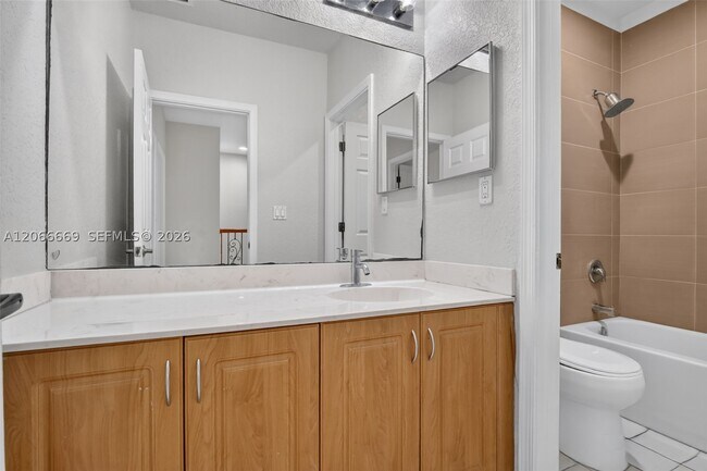 Building Photo - 5337 SW 40th Ave