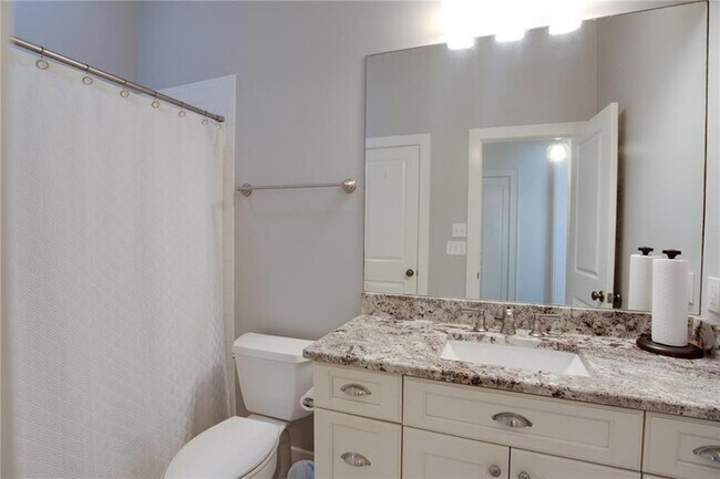 Building Photo - 306 Palermo Dr