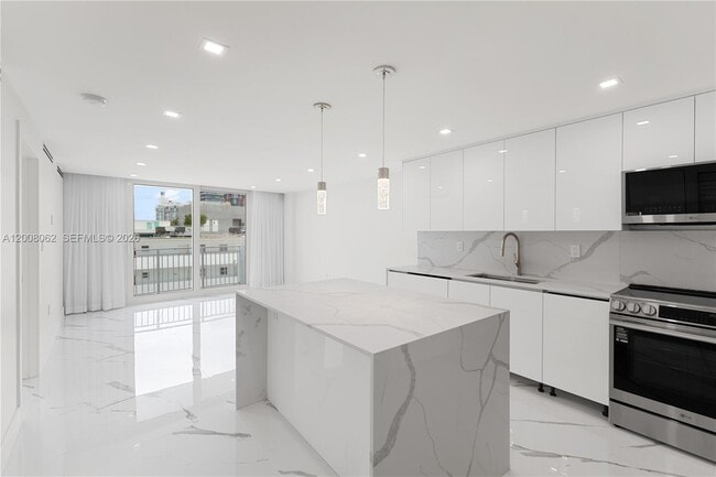 Building Photo - 345 Ocean Dr