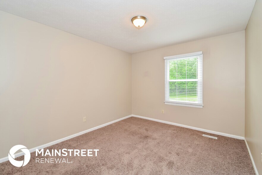 Building Photo - 2800 Summerfield Dr