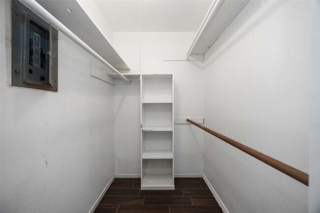 Building Photo - 4914 27th St E