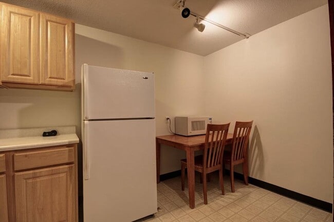 Interior Photo - 106 N Gregory St