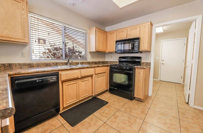 Building Photo - Sun City Summerlin - Golf Course Community...