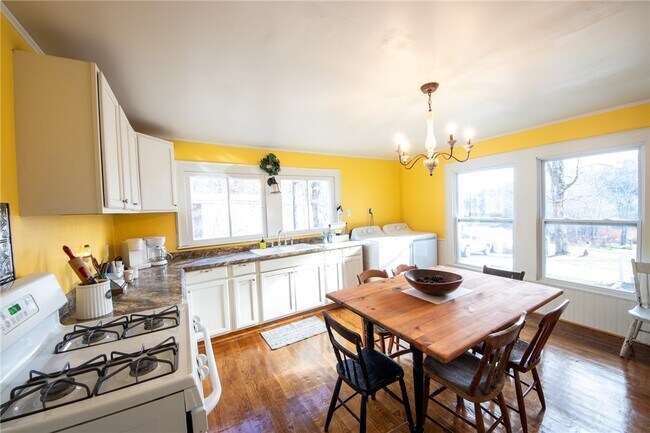 Building Photo - 345 Dorr Edson Rd #2