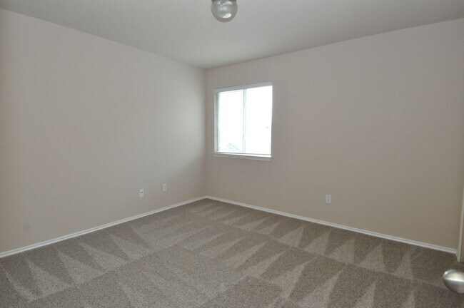 Building Photo - Great Neighborhood! Minutes to Cedar Park Shopping Areas