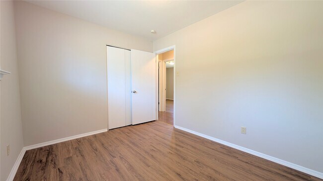 Building Photo - 3356 Clemens Dr