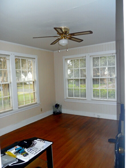 Building Photo - 528 Stephenson St