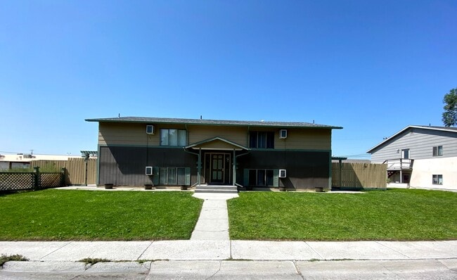 Building Photo - 810 Mary Anne Dr