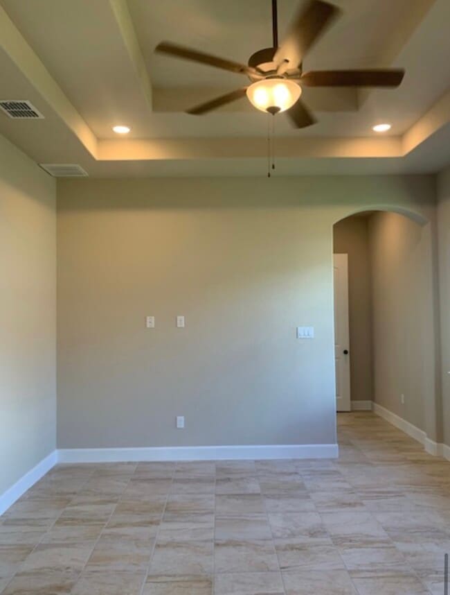 Building Photo - 120 Parlin Ln