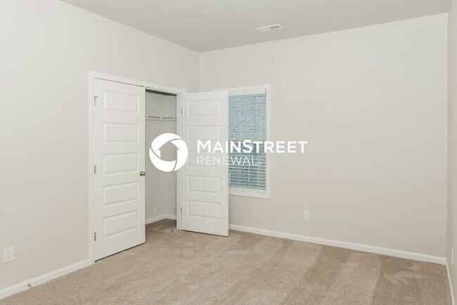 Building Photo - 3 Bedroom Pet-Friendly Home in MERIDIANVIL...