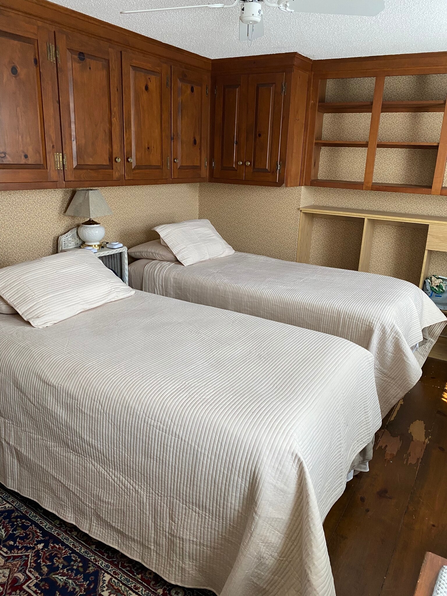 Building Photo - 10 Bradford Ct