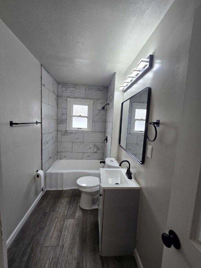 Building Photo - 1135 Canaan Ave
