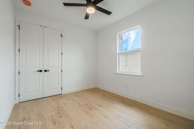 Building Photo - 521 Garbelmann St
