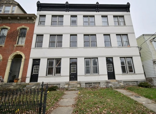 Primary Photo - 920 Washington Ave