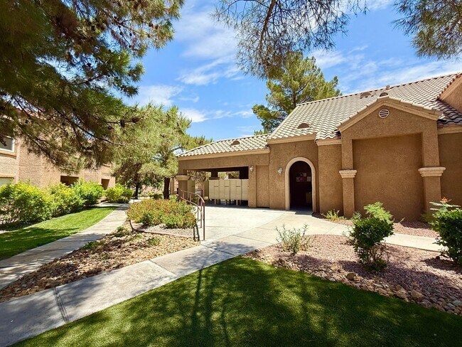 Building Photo - Beautifully Updated Condo in Gated Copper Palms Community