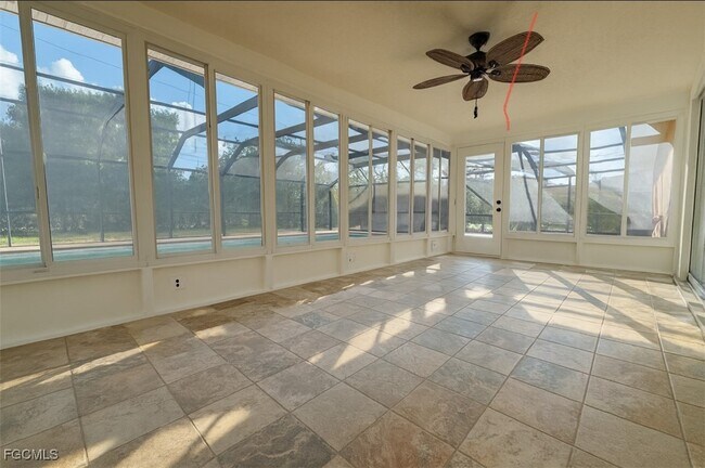 Building Photo - 732 Sesame Ct